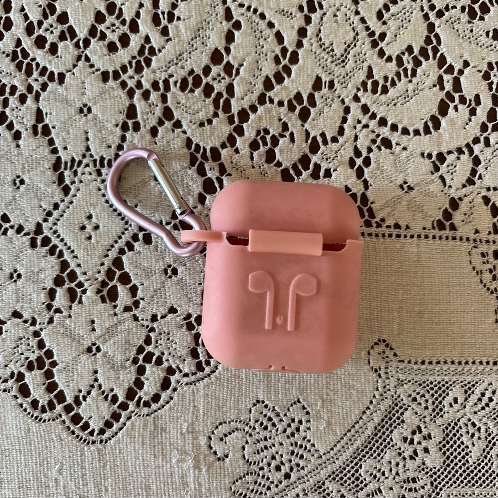hello kitty airpod case - Picture 3 of 3